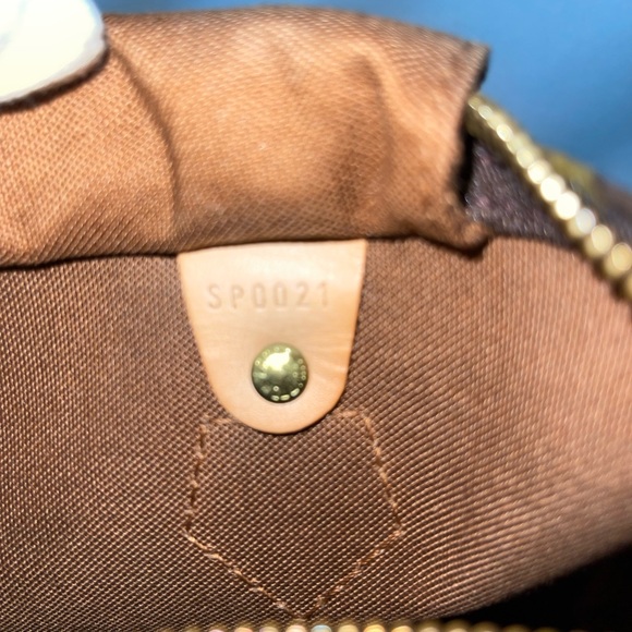 Louis Vuitton Speedy 30 Monogram Boston Bag -Excellent
Condition - Picture 8 of 17
